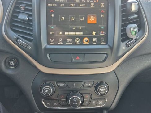 Used 2016 Jeep Cherokee Limited image 40
