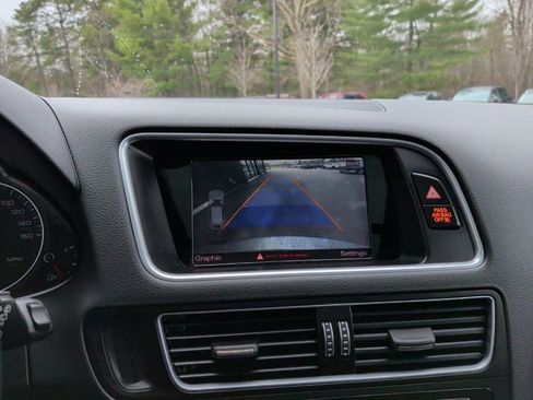 Used 2016 Audi Q5 2.0T Premium Plus w/ Technology Package image 25