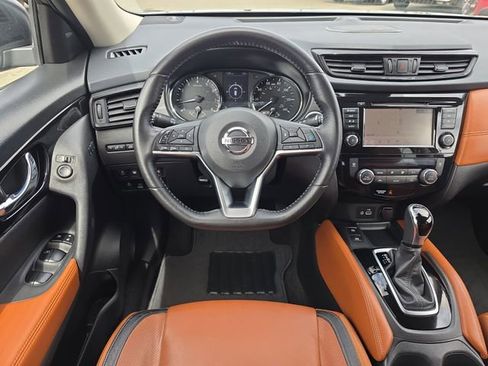 Used 2018 Nissan Rogue SL w/ Premium Package AWD/4WD image 17