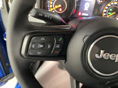 Used 2024 Jeep Gladiator Sport image 17