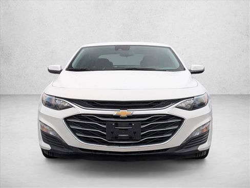 Used 2024 Chevrolet Malibu LT image 2