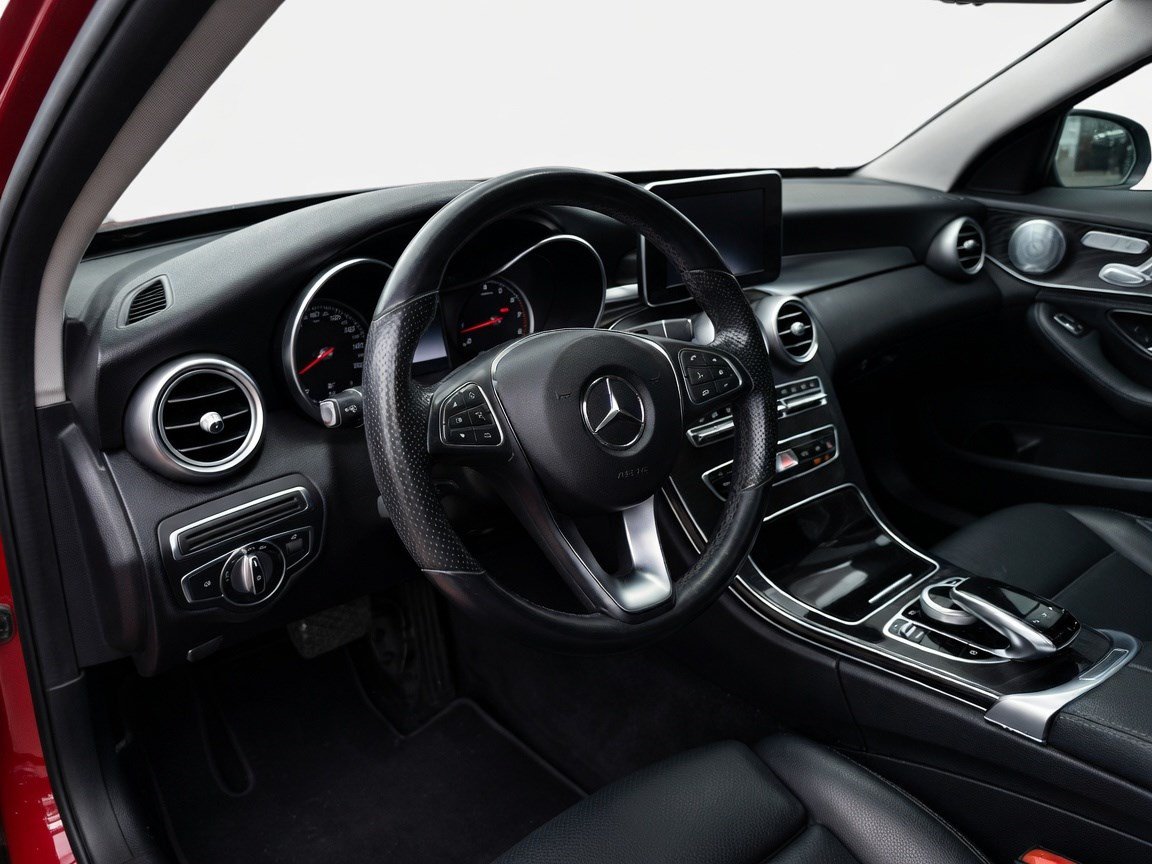 Used 2016 Mercedes-Benz C 300 4MATIC Sedan image 7