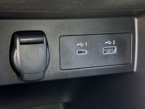 Used 2025 Nissan Versa SR w/ Trunk Package FWD image 23