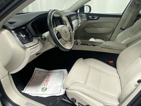 Certified 2025 Volvo XC60 T8 Ultra image 10