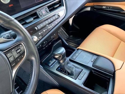 Used 2022 Lexus ES 350 w/ Premium Package image 16