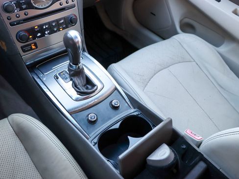 Used 2011 INFINITI G37 Journey w/ Premium Pkg image 39