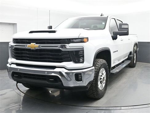 Certified 2025 Chevrolet Silverado 2500 LT w/ Safety Package image 4