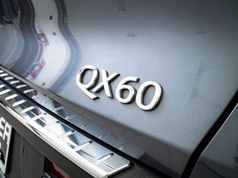 Used 2024 INFINITI QX60 Sensory w/ Vision Package image 16