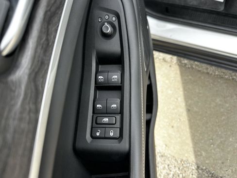 Used 2022 Jeep Grand Cherokee Limited 4xe w/ Luxury Tech Group II AWD/4WD image 9
