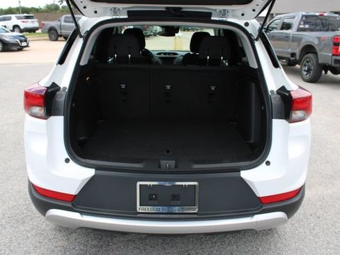Used 2023 Chevrolet TrailBlazer LT FWD image 7