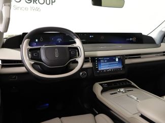 New 2026 Lincoln Navigator Premiere video 2