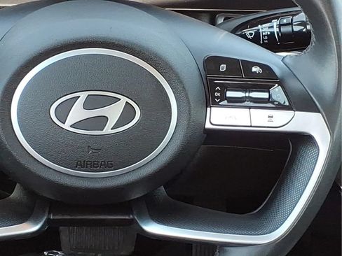 Used 2025 Hyundai Elantra SEL FWD image 11