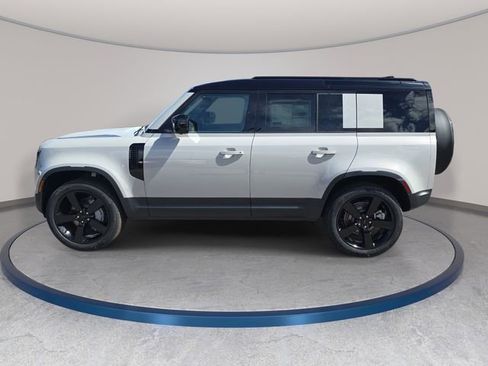 New 2026 Land Rover Defender 110 S AWD/4WD image 8