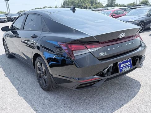Used 2023 Hyundai Elantra SEL FWD image 7