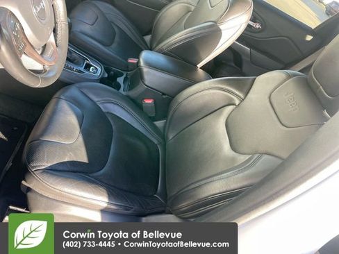 Used 2020 Jeep Cherokee Limited image 12