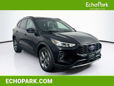 Used 2025 Ford Escape ST-Line Select AWD/4WD image 1