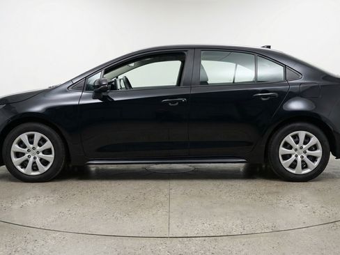 Used 2025 Toyota Corolla LE image 5
