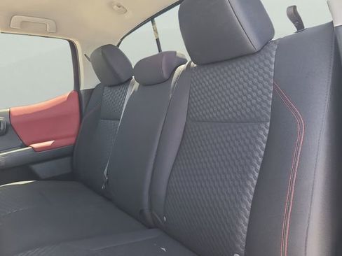 Used 2022 Toyota Tacoma SR5 RWD image 5