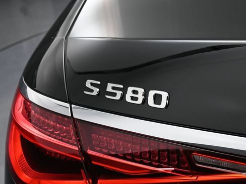 Used 2026 Mercedes-Benz S 580 4MATIC Sedan image 14