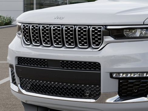 New 2025 Jeep Grand Cherokee L Summit AWD/4WD image 31