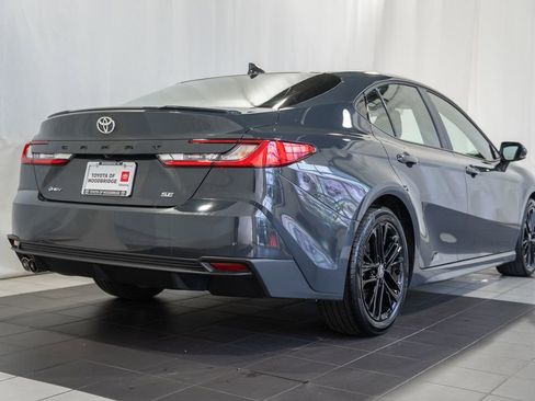 Used 2025 Toyota Camry SE image 4