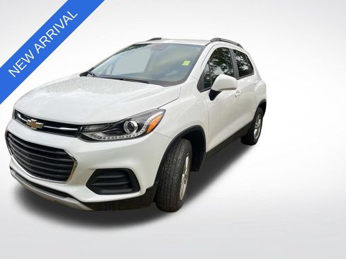 Used 2022 Chevrolet Trax LT w/ Driver Confidence Package AWD/4WD image 6