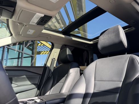 Used 2023 Nissan Rogue SL w/ SL Premium Package image 29