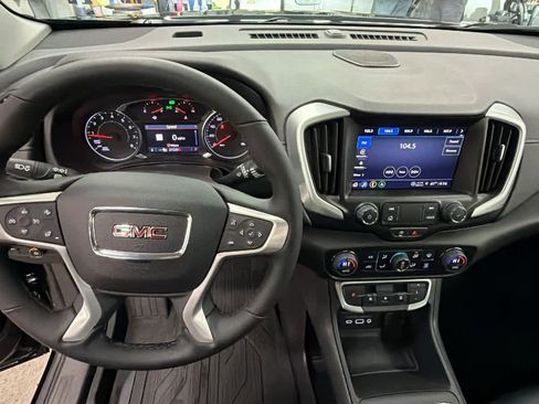 Certified 2024 GMC Terrain SLT w/ Infotainment Package II image 13