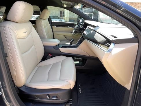 Used 2019 Cadillac XT5 FWD image 28