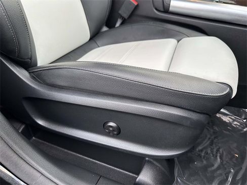 Used 2021 Mercedes-Benz GLA 250 4MATIC image 24