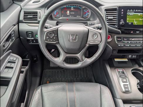 Certified 2022 Honda Pilot TrailSport image 8
