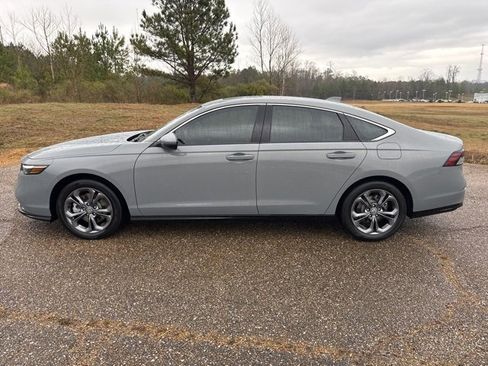 Used 2024 Honda Accord EX-L image 5