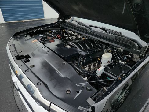 Used 2017 Chevrolet Silverado 1500 High Country image 24