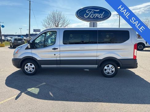 Used 2017 Ford Transit 150 XLT RWD image 5