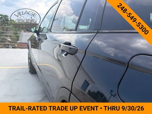 Used 2023 Jeep Grand Cherokee L Limited AWD/4WD image 10