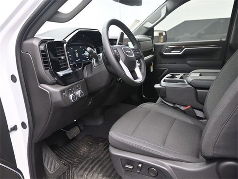 New 2026 GMC Sierra 1500 SLE image 7