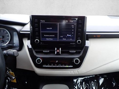 Used 2022 Toyota Corolla LE image 13