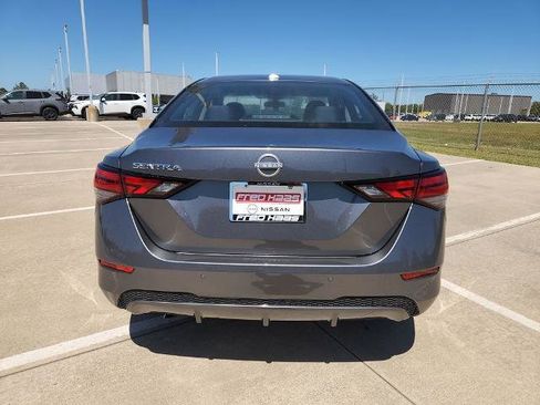 Certified 2025 Nissan Sentra SV image 6
