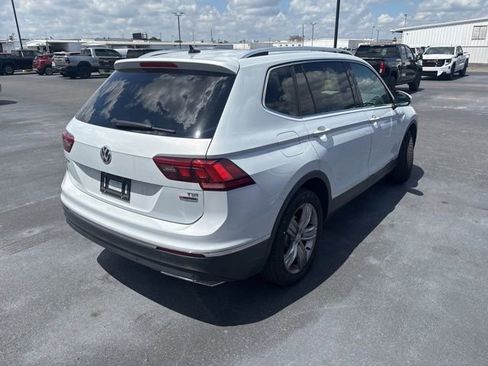 Used 2018 Volkswagen Tiguan SEL Premium AWD/4WD image 6