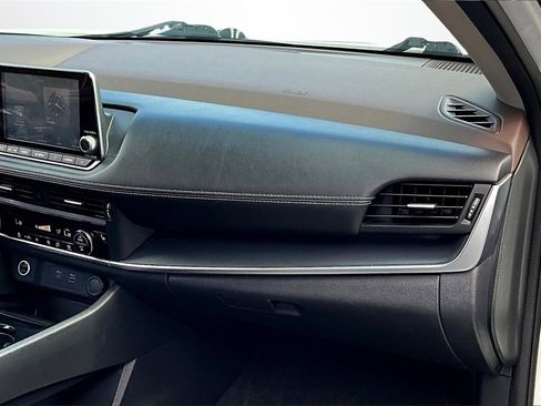 Used 2021 Nissan Rogue S image 25