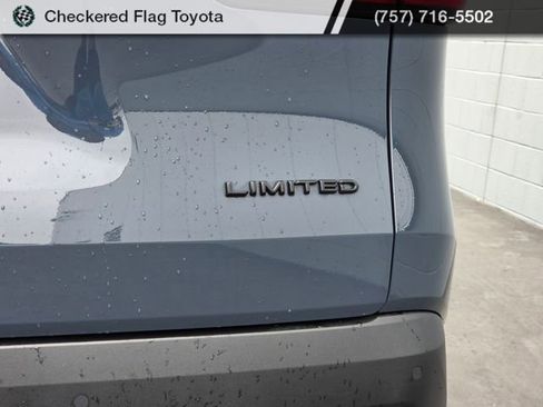 Used 2024 Toyota Grand Highlander XLE image 19