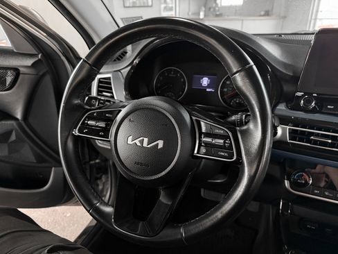 Used 2023 Kia Seltos S w/ Navigation Package image 25