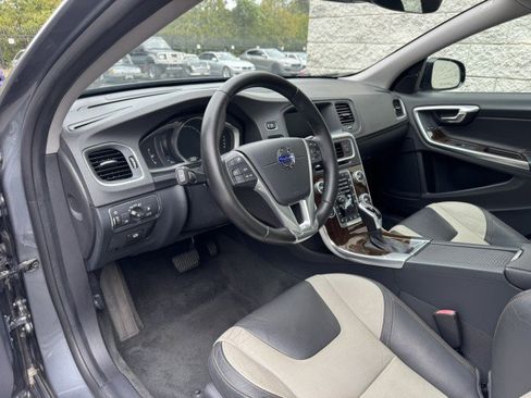 Used 2016 Volvo S60 T5 Cross Country Platinum image 6