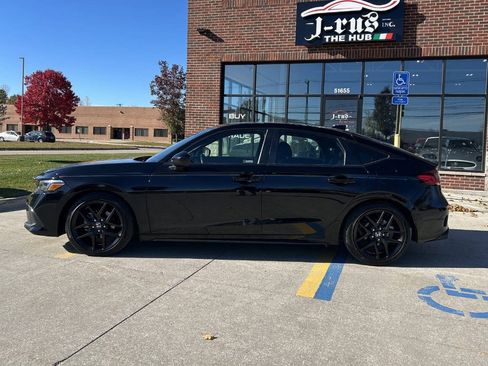 Used 2023 Honda Civic Sport image 10