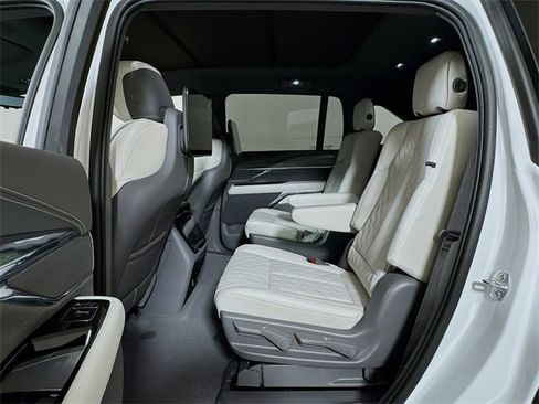 New 2025 Cadillac Escalade IQ Luxury 1 w/ Smart Trailering package image 13