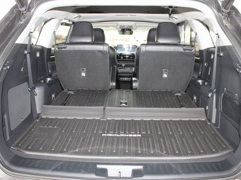 Certified 2022 Toyota Highlander Limited image 63