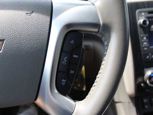 Used 2016 Chevrolet Traverse LT FWD image 25
