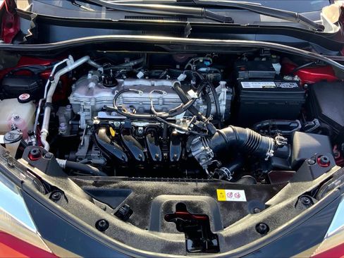 Used 2020 Toyota C-HR XLE FWD image 31