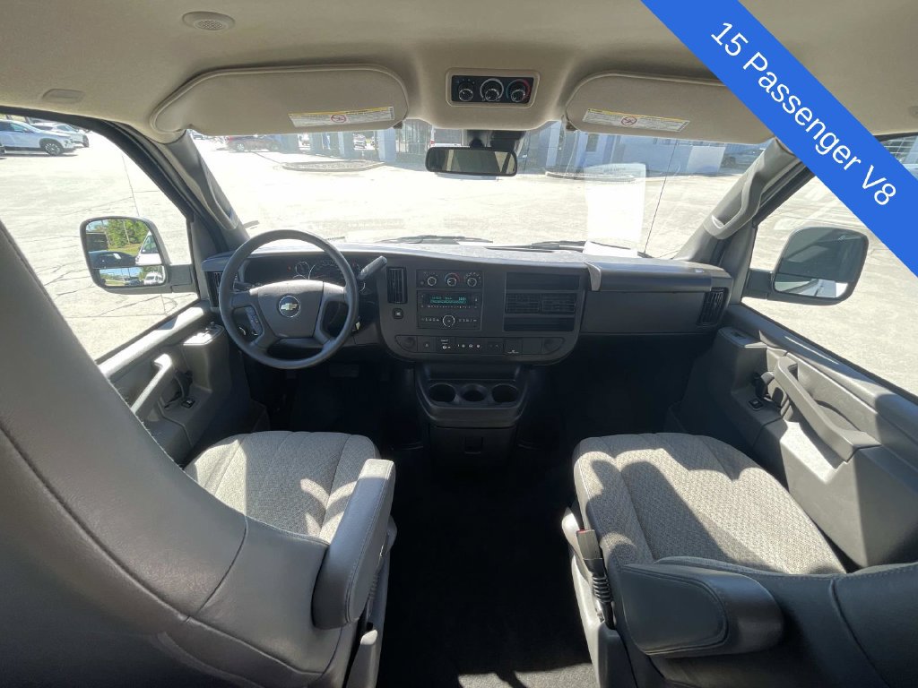 Used 2025 Chevrolet Express 3500 LT w/ LT Preferred Equipment Group RWD image 13