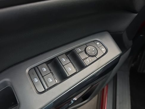 Used 2024 Nissan Pathfinder SV AWD/4WD image 32
